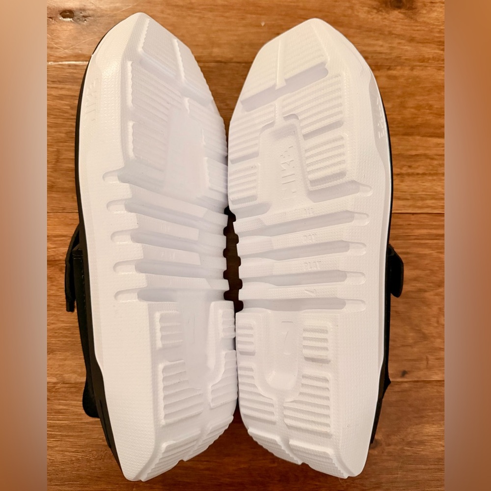 Nike Kids Black and White Adjustable Strap Sandals - Picture 4 of 6